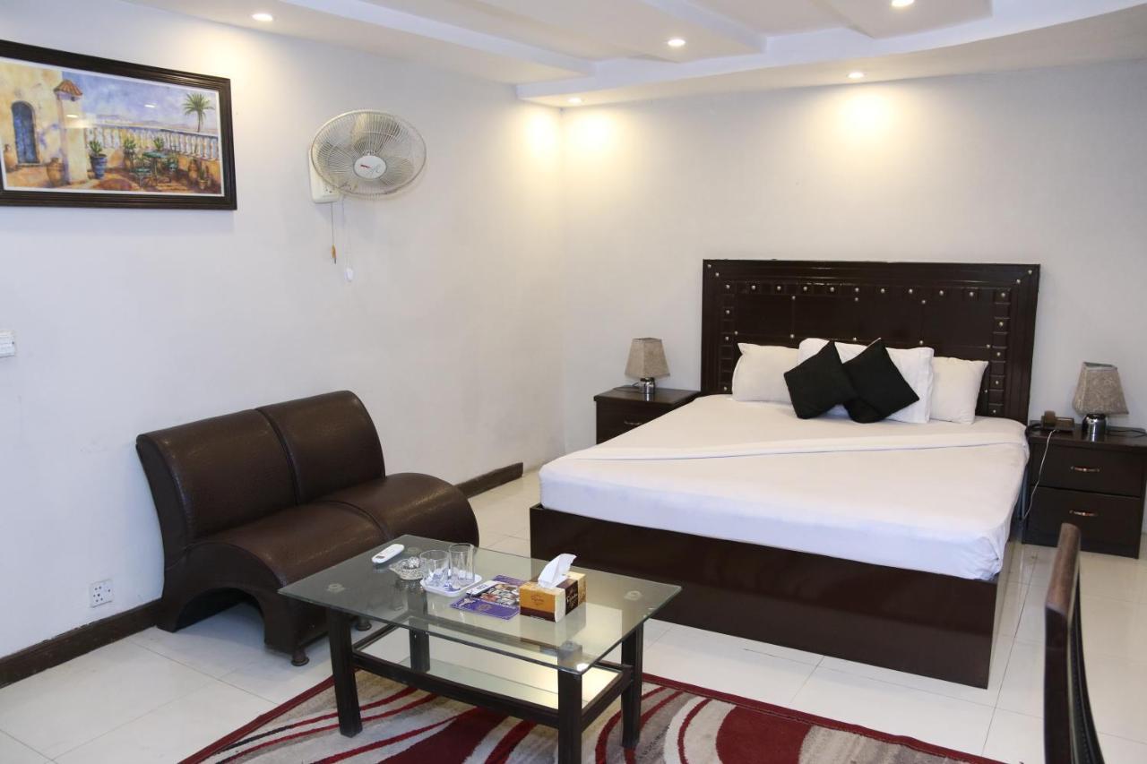 Gulberg Continental Hotel Лахор Экстерьер фото