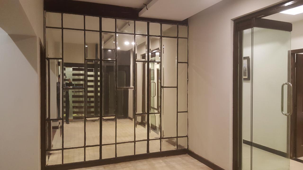 Gulberg Continental Hotel Лахор Экстерьер фото