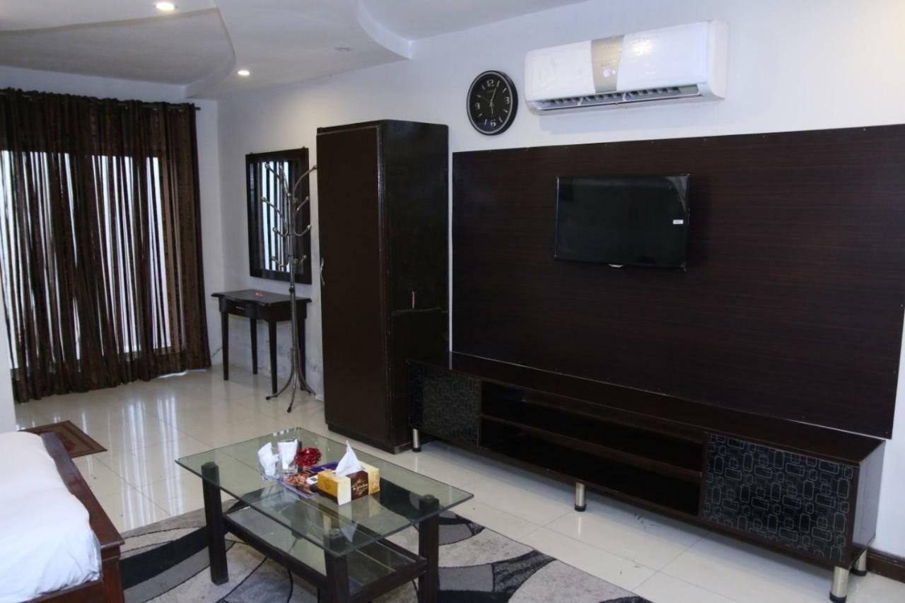 Gulberg Continental Hotel Лахор Экстерьер фото