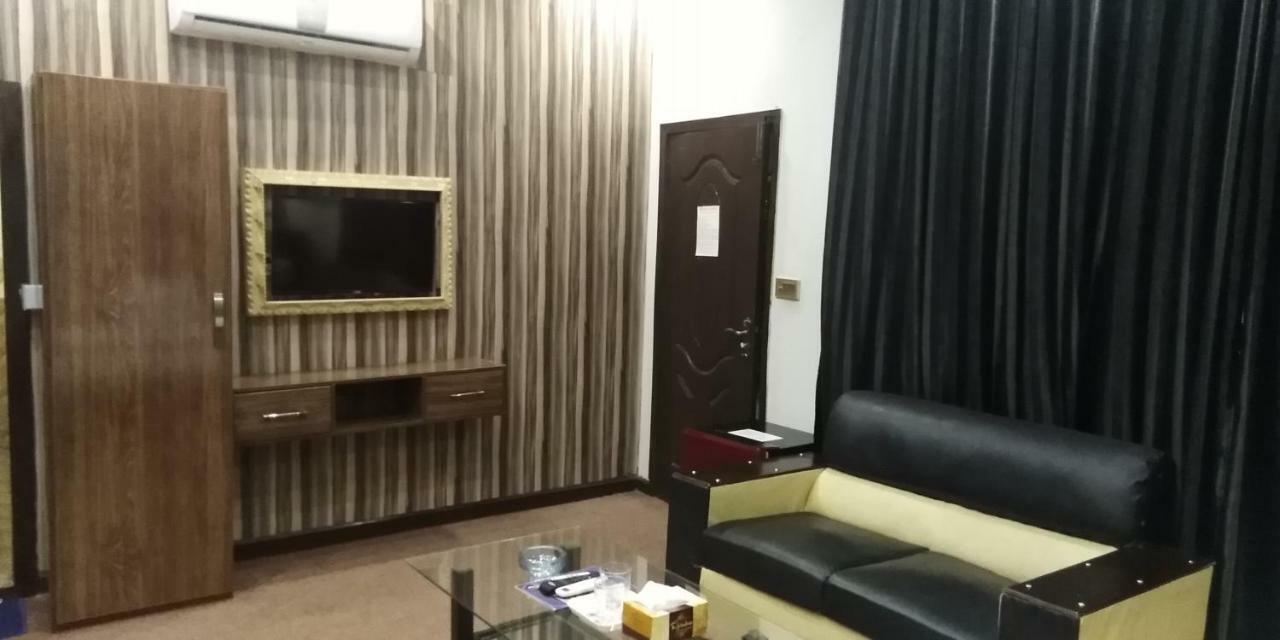 Gulberg Continental Hotel Лахор Экстерьер фото