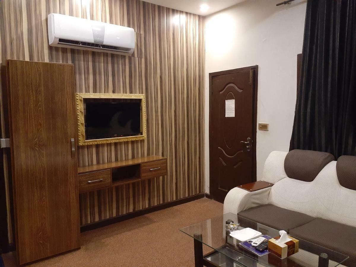Gulberg Continental Hotel Лахор Экстерьер фото
