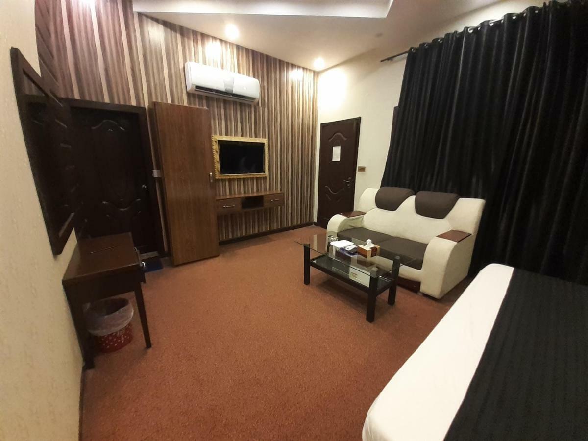 Gulberg Continental Hotel Лахор Экстерьер фото